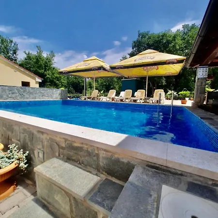 Luxury A&d 2 * ニヴィーチェ