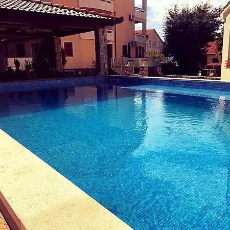 Luxury A&d 2 Apartment Njivice